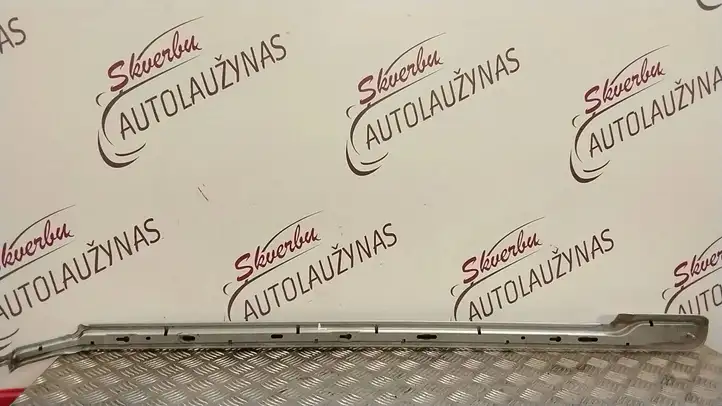 Nissan NV300 (2012 - 2020) 828954067R Отделка нижней направляющей раздвижной двери — фото 3