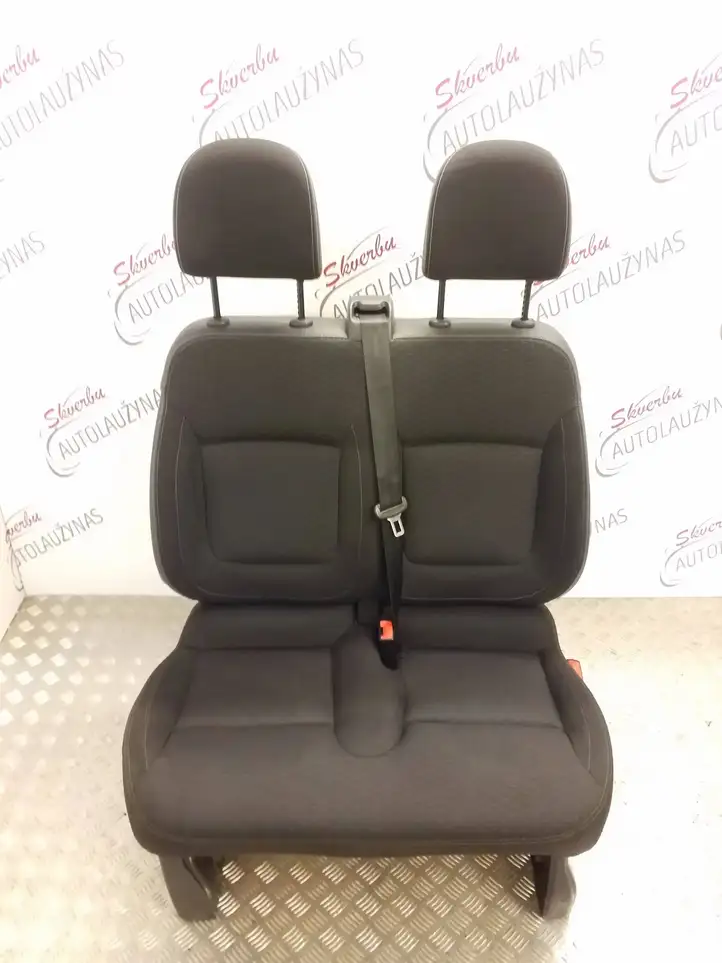 Renault Trafic III (X82) (2014 - ) Переднее двойное сиденье — фото 1