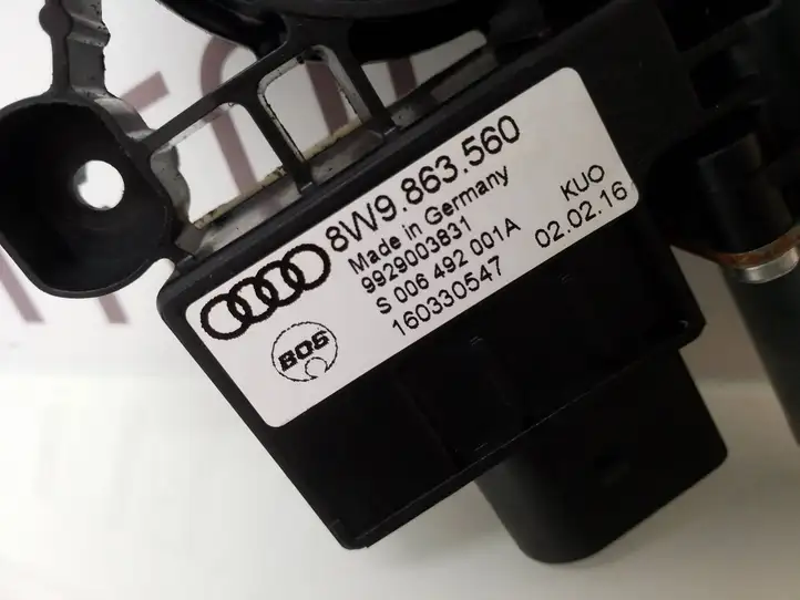 Audi A4 S4 B9 (2015 - 2019) 8W9863560 Механизм шторки багажника — фото 6