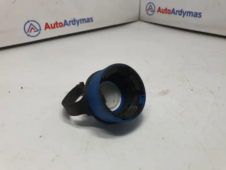 BMW 3 F30 F35 F31 (2012 - 2018) 7485924 Крышка бака AdBlue — фото 2