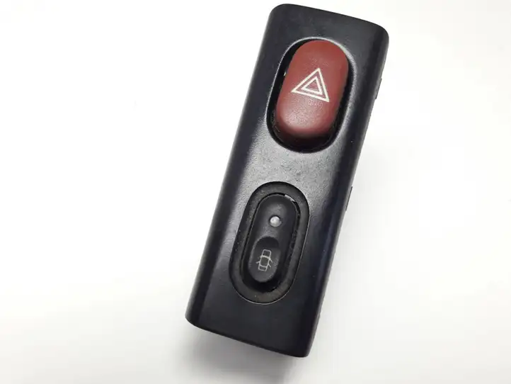 Renault Laguna I (1993 - 2001) 822955 Включатель аварийных фонарей — фото 2