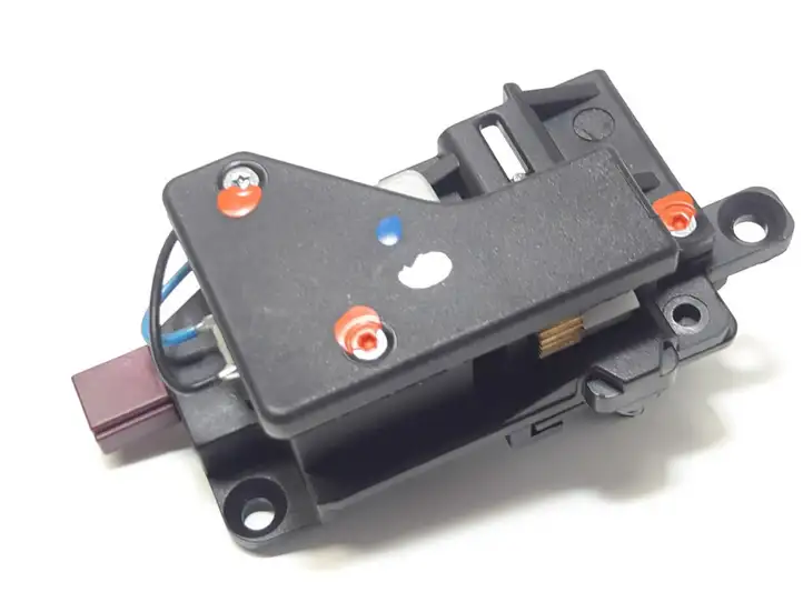 BMW 5 E60 E61 (2004 - 2010) 9918003265 Держатель шторки — фото 1