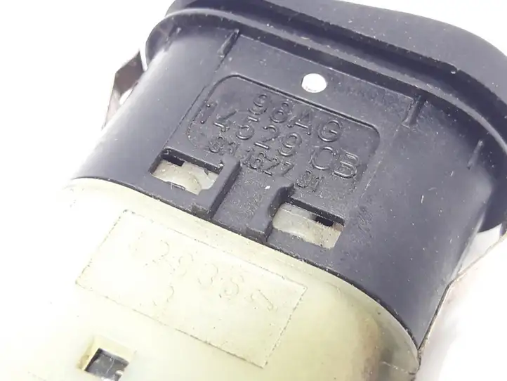 Ford Focus (1998 - 2004) 98AG14529CB Блок кнопок стеклоподъемников — фото 4