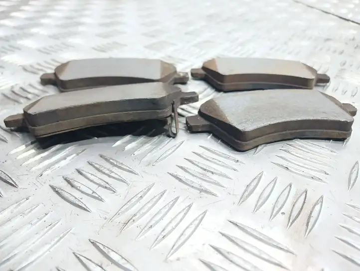 Suzuki SX4 (2009 - 2013) Передние тормозные колодки — фото 2