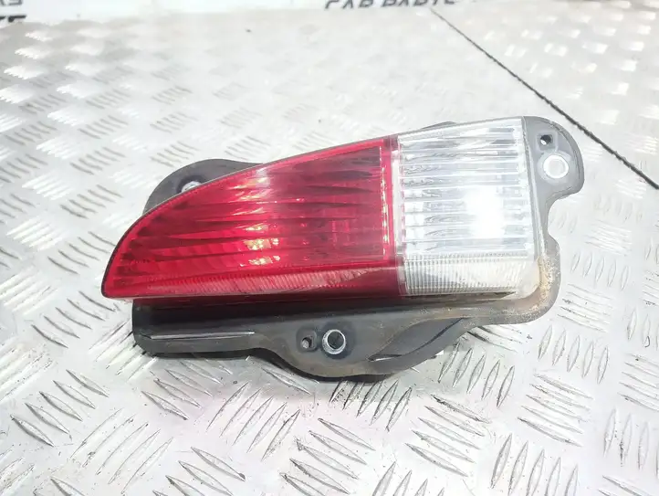 Hyundai Elantra (2000 - 2003) 924012D Задний фонарь в крышке багажника — фото 1