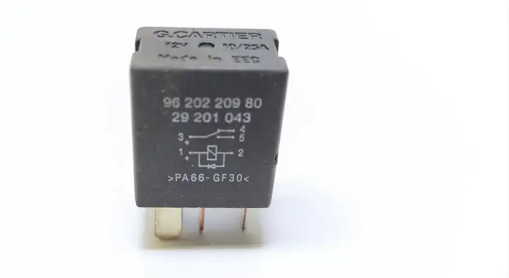 Citroen Xantia (1998 - 2002) 9620220980 Другое реле — фото 1