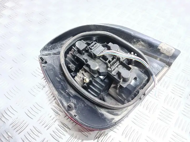 Renault Scenic I (1996 - 2003) 7700428055 Задний фонарь в кузове — фото 4