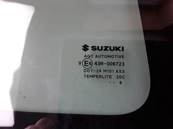 Suzuki Swift (2011 - 2016) E643R006723 Заднее боковое стекло — фото 2