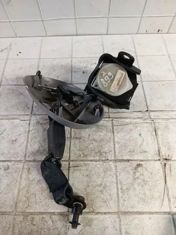 Nissan Almera (2000 - 2006) 88854BU205 Центральный ремень безопасности — фото 1