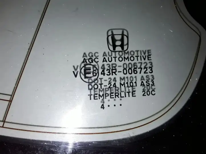 Honda CR-V (2017 - 2022) E643R006723 Заднее боковое стекло — фото 3