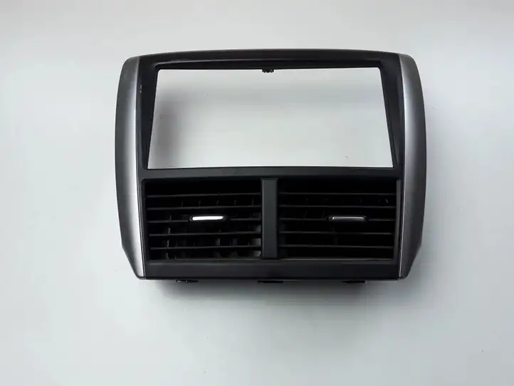 Subaru Forester SH (2008 - 2013) 66110FG020 Центральный воздушный дефлектор — фото 1