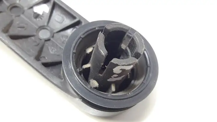 Renault Megane II (2002 - 2005) 7700811387 Ручка стеклоподъемника — фото 4