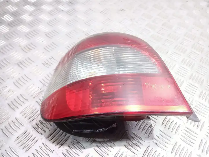 Renault Scenic I (1996 - 2003) 7700428054 Задний фонарь в кузове — фото 1