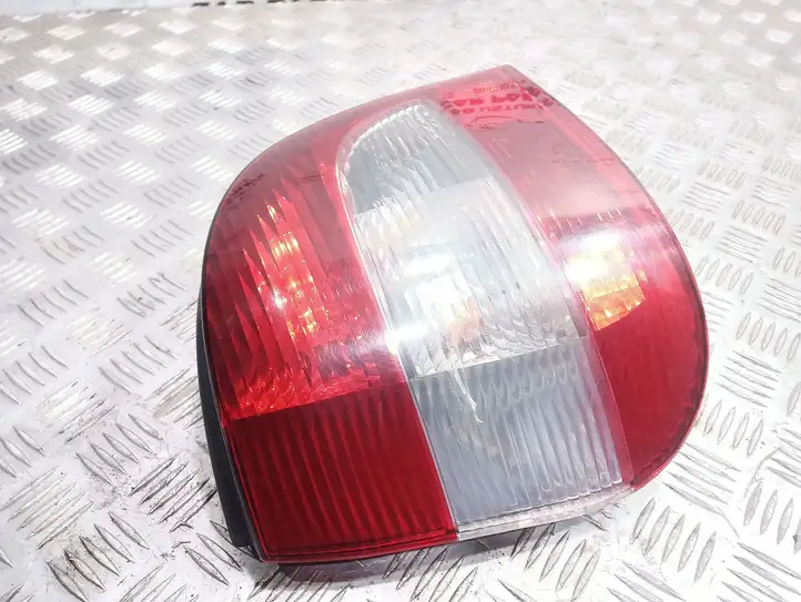 Renault Scenic I (1996 - 2003) 7700428054 Задний фонарь в кузове — фото 2