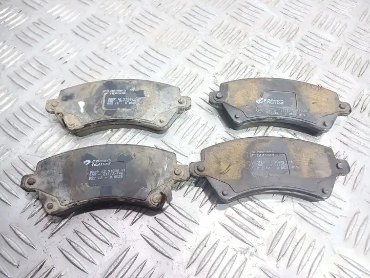 Toyota Corolla E120 E130 (2000 - 2004) Передние тормозные колодки — фото 3