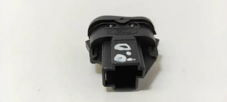 Ford Focus (1998 - 2004) 98AB14529DC Кнопка стеклоподъемников — фото 2
