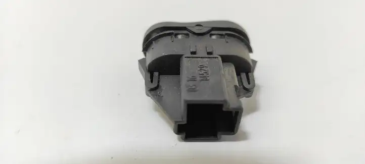 Ford Focus (1998 - 2004) 98AB14529DC Кнопка стеклоподъемников — фото 3