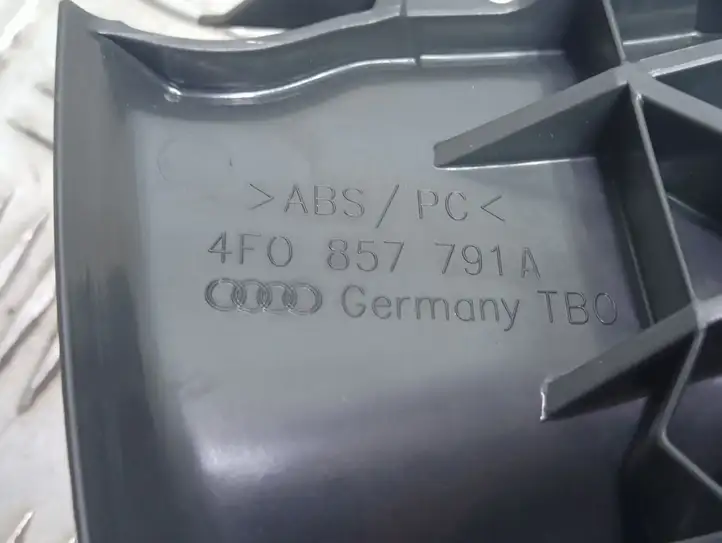 Audi A6 S6 C6 4F (2004 - 2008) 4F0857791A Накладка ремня безопасности — фото 4