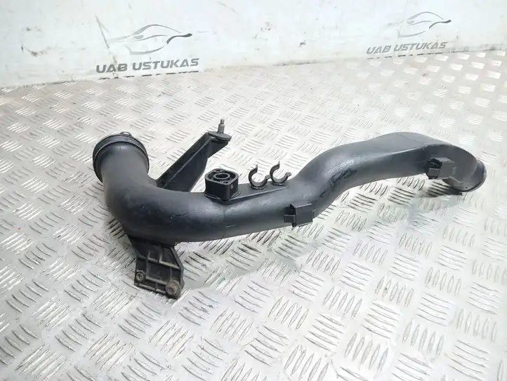 Volkswagen PASSAT B5.5 (2001 - 2005) 8E0145762B Трубки интеркулера / Шланги интеркулера — фото 2