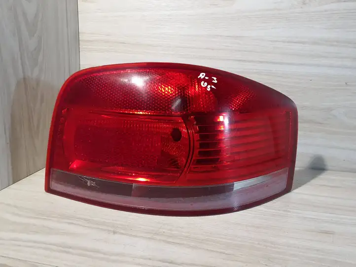 Audi A3/S3 8P (2004 - 2008) 8P0945025S Задний фонарь в кузове — фото 1