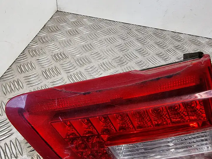 Mercedes-Benz E W212 (2009 - 2016) Задний фонарь в крышке багажника — фото 2