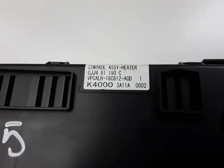 Mazda 6 (2012 - 2015) K40003A11A Блок управления кондиционером — фото 3
