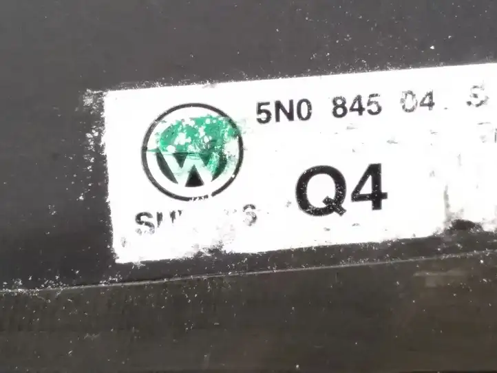 Volkswagen Tiguan (2007 - 2011) 5N084504S Заднее боковое стекло — фото 4