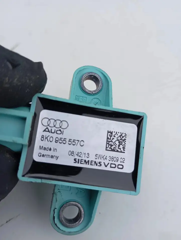 Audi A4 S4 B8 8K (2007 - 2011) 8K0955557C Датчик удара SRS — фото 3