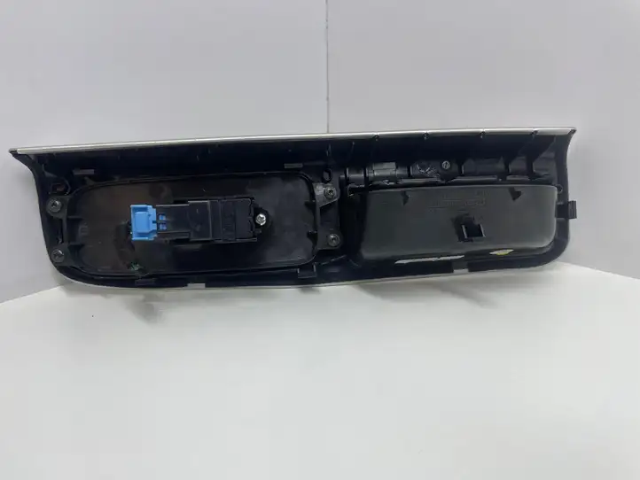 Volvo V50 (2008 - 2012) 8663815 Накладка кнопки стеклоподъемника — фото 2