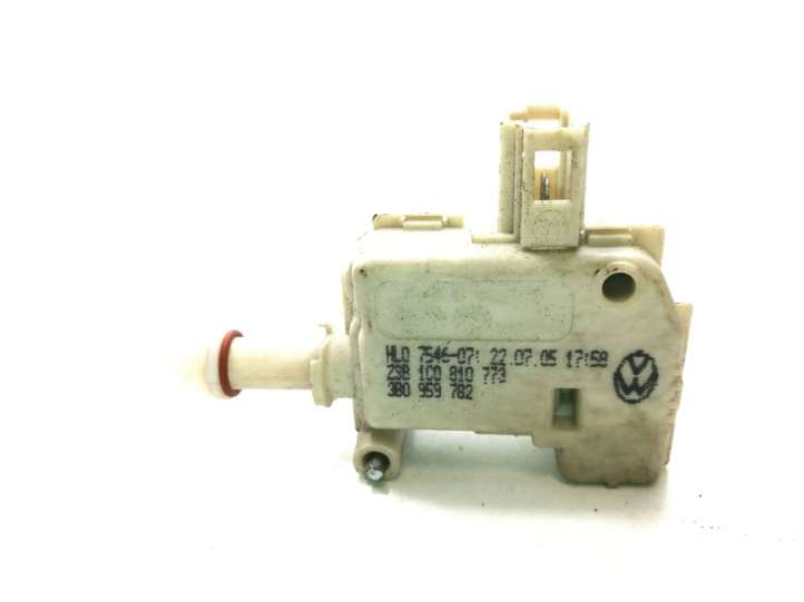 Volkswagen PASSAT B6 (2005 - 2010)  3B0959782 Электропривод центрального замка крышки бака