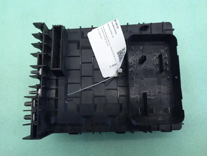 Seat Leon (1P) (2005 - 2012) 1K0937125A Блок предохранителей — фото 5