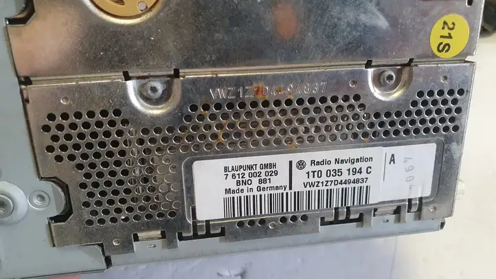 Volkswagen PASSAT B6 (2005 - 2010) 1T0035194C Магнитола / мультимедийная система — фото 4