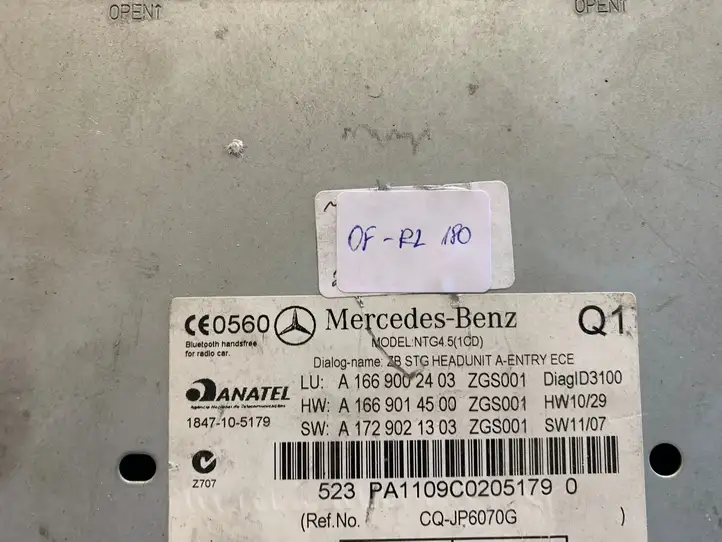 Mercedes-Benz C W204 (2007 - 2014) A1729021303 Магнитола / мультимедийная система — фото 4