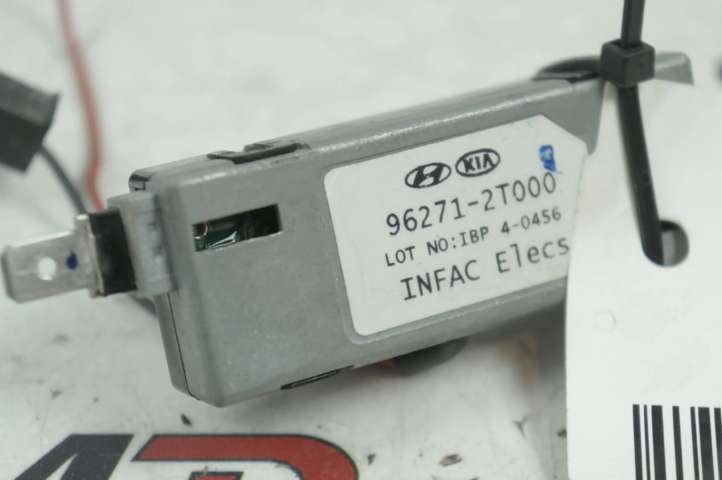 962712T000 KIA Optima Antenos stiprintuvas