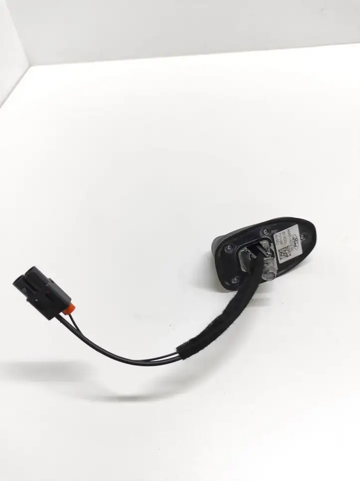 Ford Focus (2011 - 2015) AM5T18828BE GPS антенна — фото 1