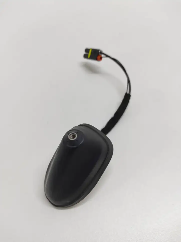 Ford Focus (2011 - 2015) AM5T18828BE GPS антенна — фото 2