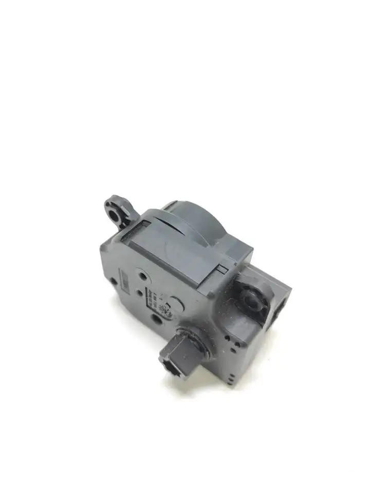 Ford Focus (2005 - 2008) AV6N19E616AA Двигатель задвижки потока воздуха — фото 2