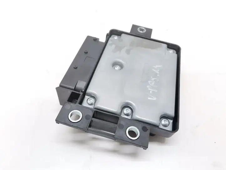 Volkswagen PASSAT B7 (2011 - 2014) 3AA907801H Блок управления стояночным тормозом — фото 4