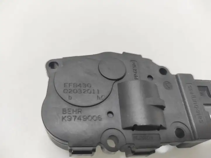 BMW 7 F01 (2008 - 2016) 02032011 Двигатель задвижки потока воздуха — фото 2