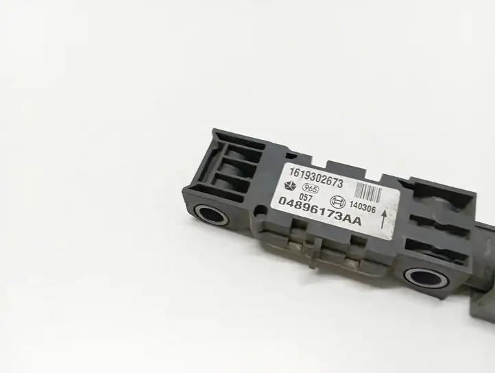 Jeep Grand Cherokee (WK) (2004 - 2010) 04896173AA Датчик удара SRS — фото 2