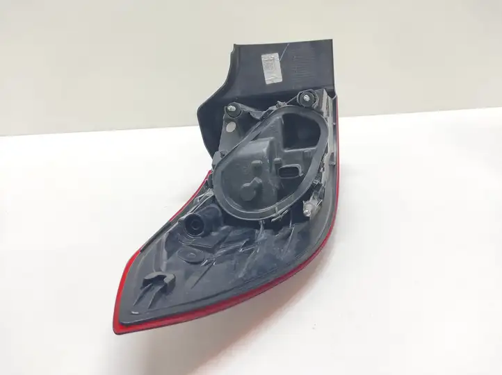 Opel Astra K (2015 - 2020) 900842748L7A Задний фонарь в кузове — фото 2