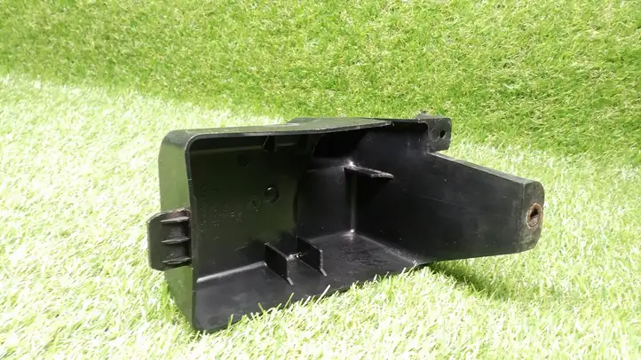 Volvo C30 (2010 - 2013) 31294793 Крышка ящика аккумулятора — фото 3