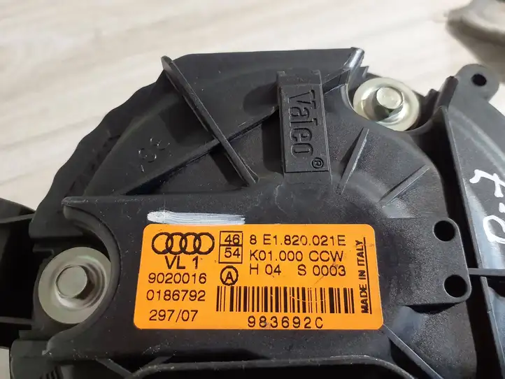 Audi A4 S4 B7 8E 8H (2004 - 2009) 8E1820021E Вентилятор печки — фото 2