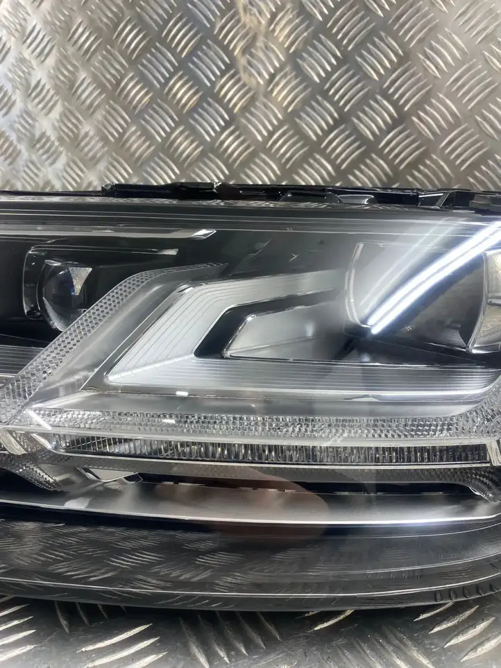 Audi Q7 4M (2015 - ) 4M0941035 Передняя фара — фото 12