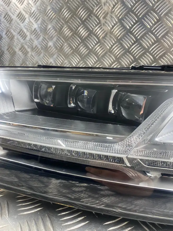 Audi Q7 4M (2015 - ) 4M0941035 Передняя фара — фото 19