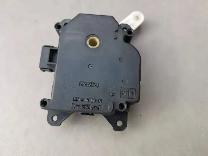 Toyota Avensis T250 (2003 - 2006) 0637008680 Двигатель задвижки потока воздуха — фото 4