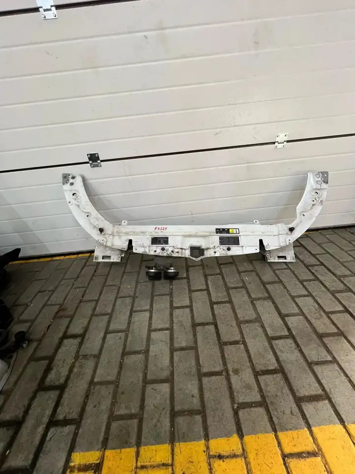 Land Rover Range Rover Evoque L538 (2015 - 2018) BJ3200208 Верхняя панель радиатора — фото 1