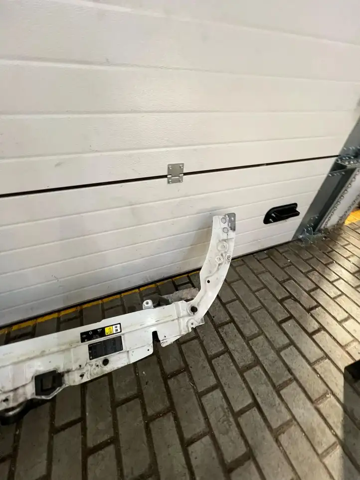 Land Rover Range Rover Evoque L538 (2015 - 2018) BJ3200208 Верхняя панель радиатора — фото 3