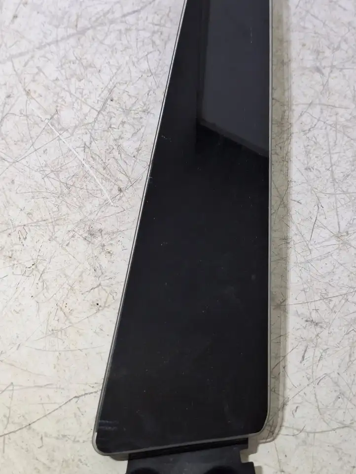 Tesla Model X (2015 - 2021) 109231198E Наружная накладка стойки B — фото 7