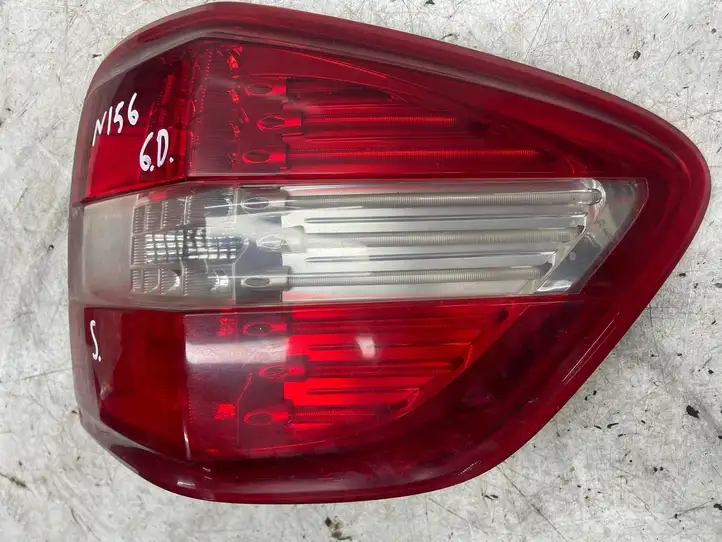 Mercedes-Benz ML W164 (2005 - 2011) A1649064300 Задний фонарь в кузове — фото 3